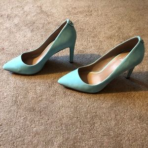 Elliot Lucca sky blue pumps